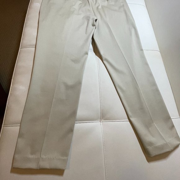Men's Haggar Khaki Pants, Size 34 - Picture 2 of 9